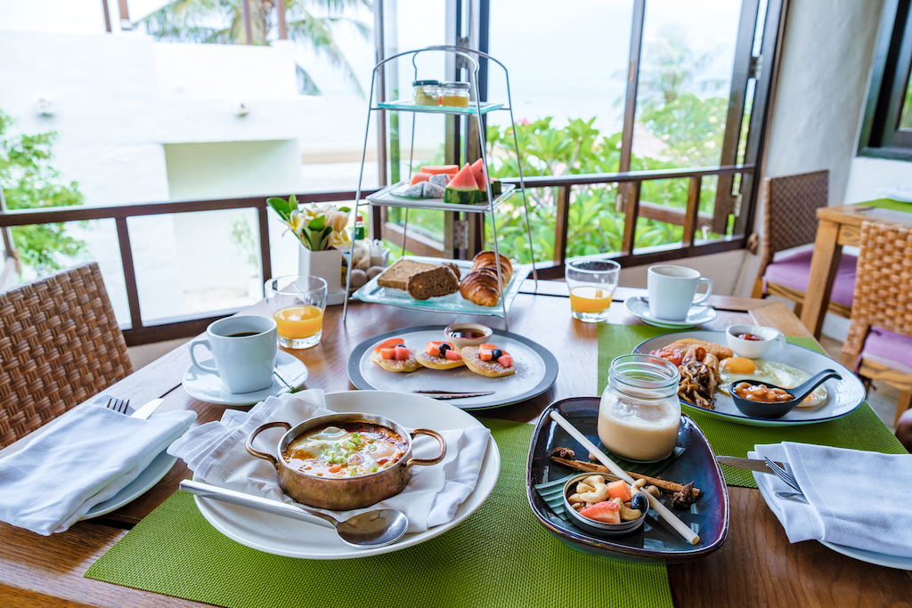 luxury-breakfast-in-the-morning-on-a-table-top-vi-2022-09-11-20-38-33-utc.jpg
