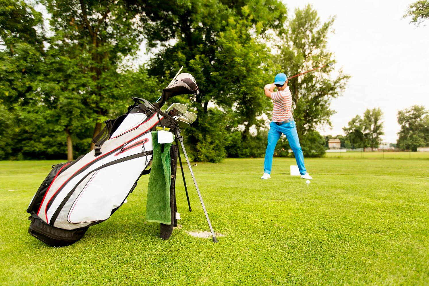 man-playing-golf-2022-04-19-04-21-22-utc.jpg